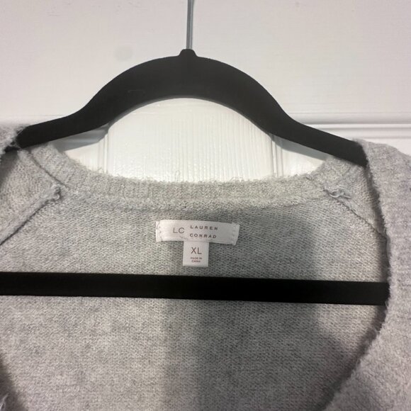 LC Lauren Conrad Gray Oversized V-Neck Sweater Size XL - Picture 2 of 8